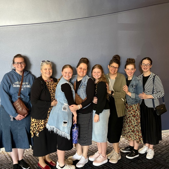 Meet your Posher, Andrea - Picture 6 of 8